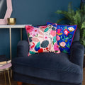 Rouge - Rose - Lifestyle - Kate Merritt - Housse de coussin FIESTA FOLK